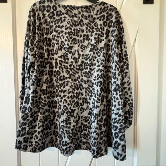 Set Of 2 New Directions Womens XL Leopard Print Draped Cowl Neck 3/4 Long Sleeve - Picture 8 of 14